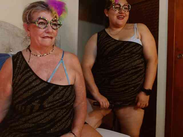 mature-younga webcam