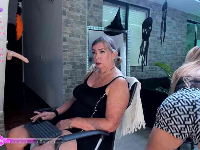 mature-younga webcam