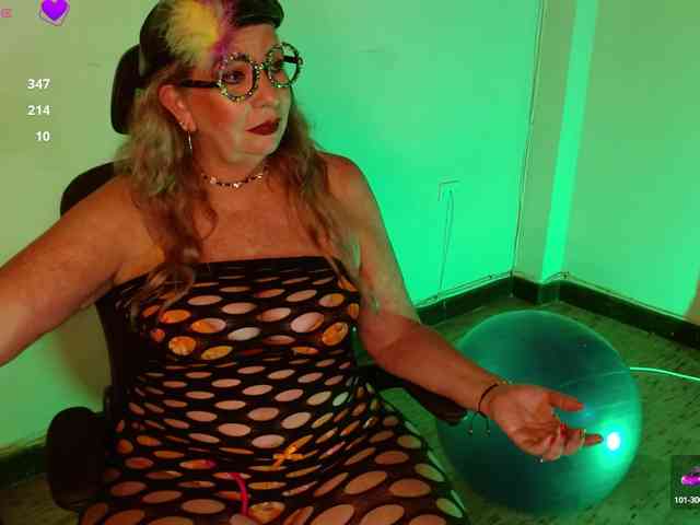 mature-younga webcam
