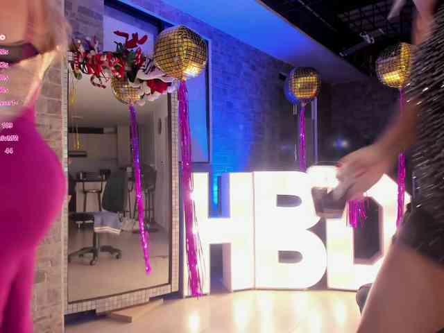 mature-younga webcam