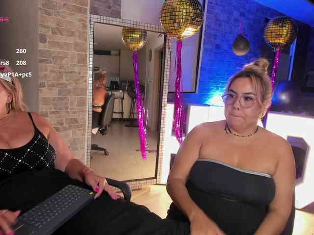 mature-younga webcam