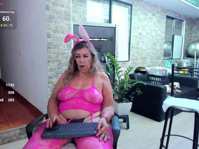 mature-younga webcam