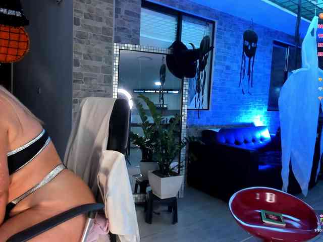 mature-younga webcam