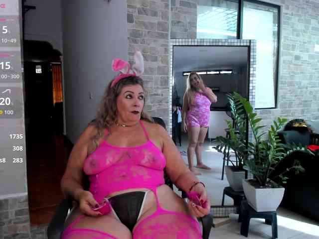 mature-younga webcam