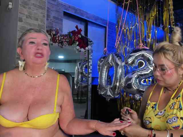 mature-younga webcam