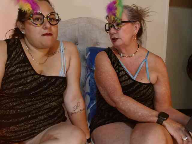 mature-younga webcam
