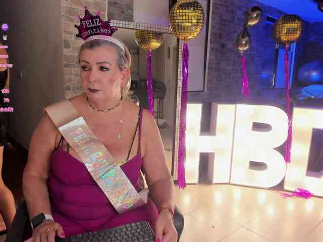 mature-younga webcam