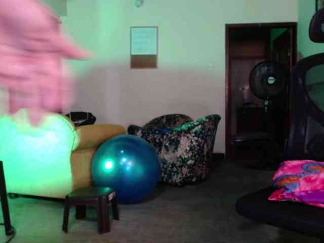 mature-younga webcam