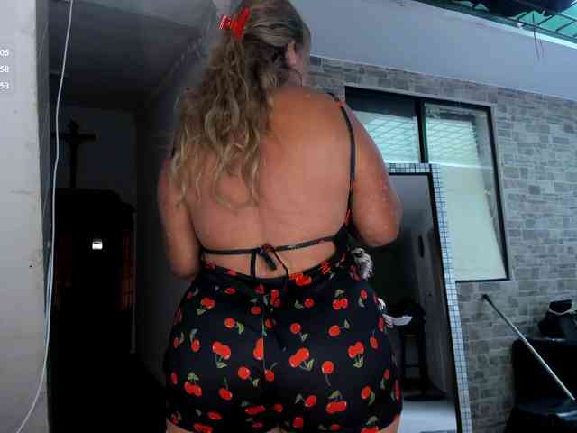 mature-younga webcam