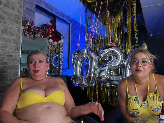 mature-younga webcam