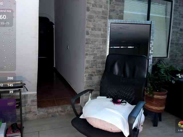 mature-younga webcam