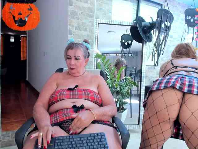 mature-younga webcam
