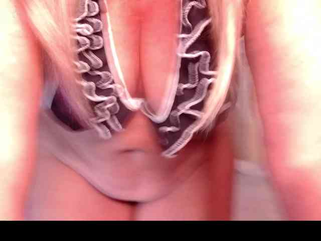 mature-younga webcam