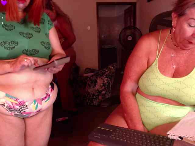 mature-younga webcam