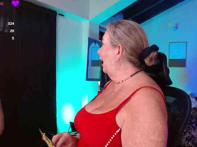 mature-younga webcam