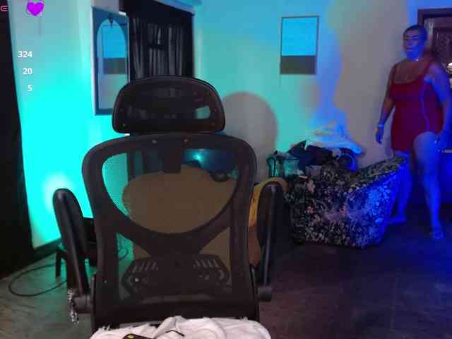 mature-younga webcam