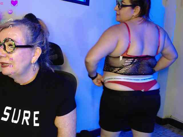 mature-younga webcam