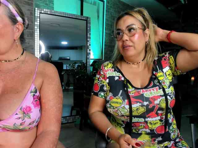 mature-younga webcam