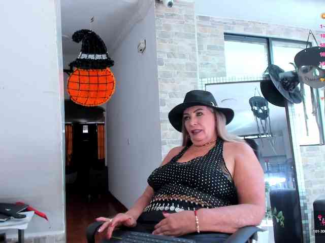 mature-younga webcam