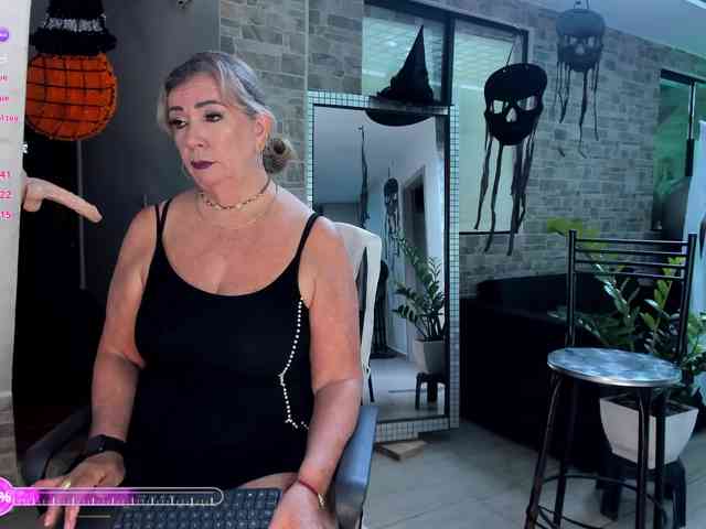 mature-younga webcam