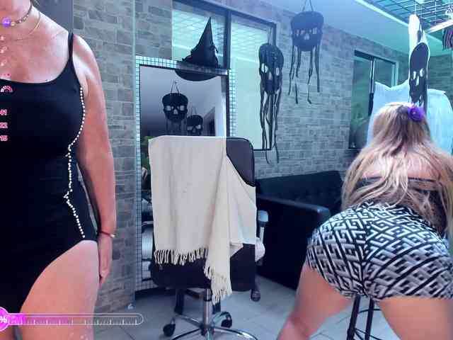 mature-younga webcam