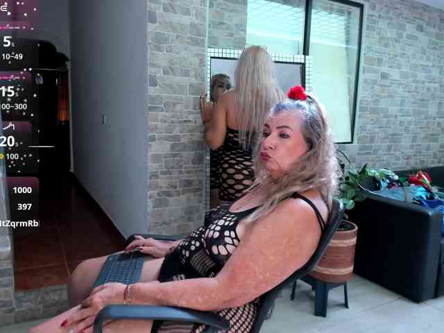 mature-younga webcam