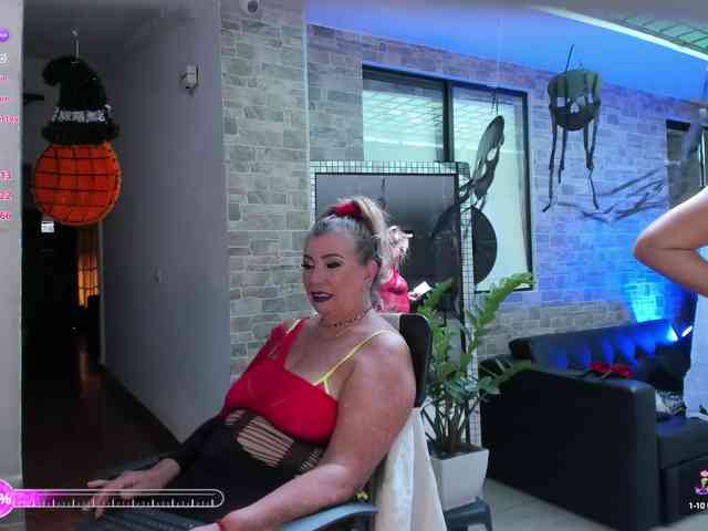 mature-younga webcam