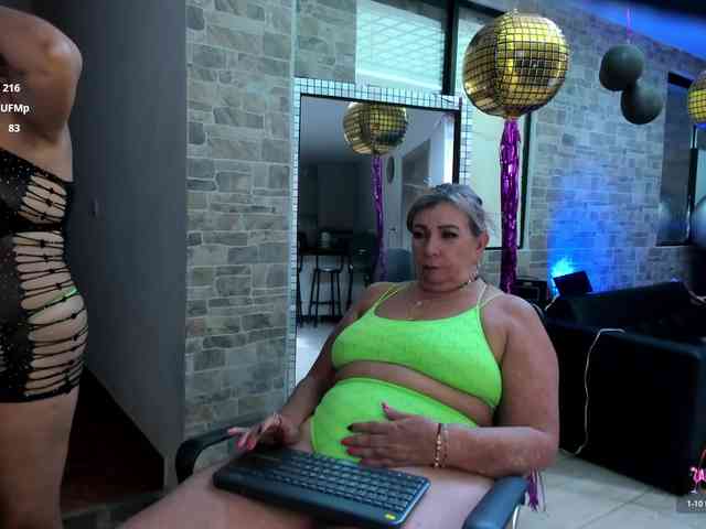 mature-younga webcam