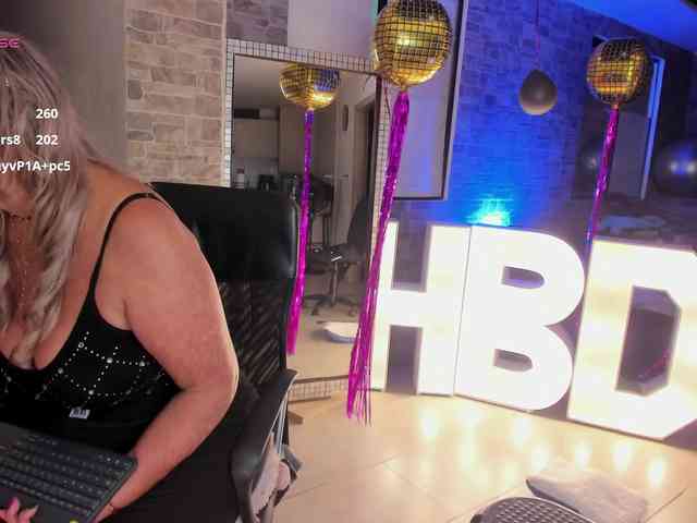 mature-younga webcam