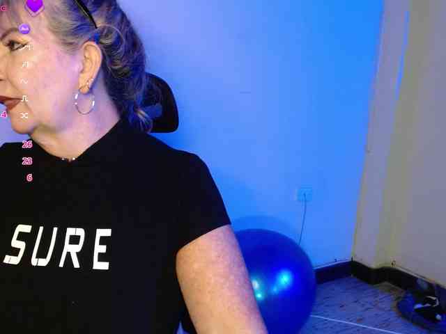 mature-younga webcam