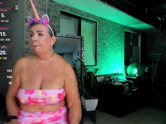 mature-younga webcam