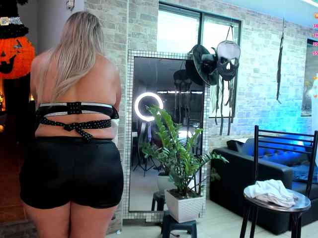 mature-younga webcam
