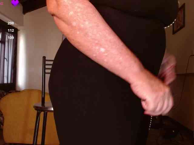 mature-younga webcam