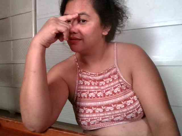 LovelyShaxxx3 webcam