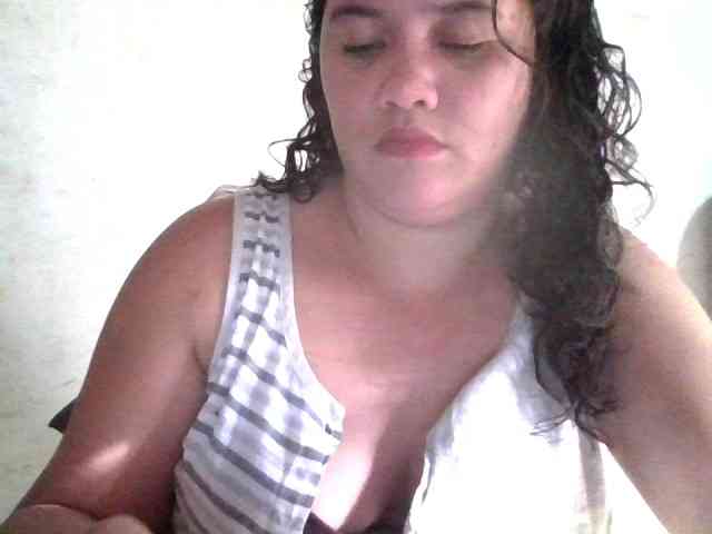 LovelyShaxxx3 webcam