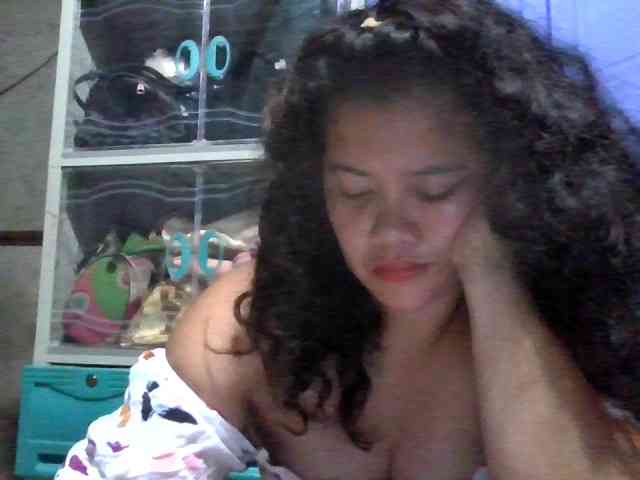 LovelyShaxxx3 webcam