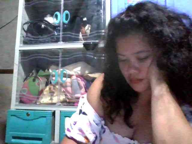LovelyShaxxx3 webcam