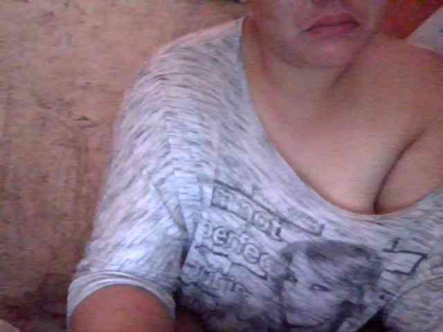 LovelyShaxxx3 webcam