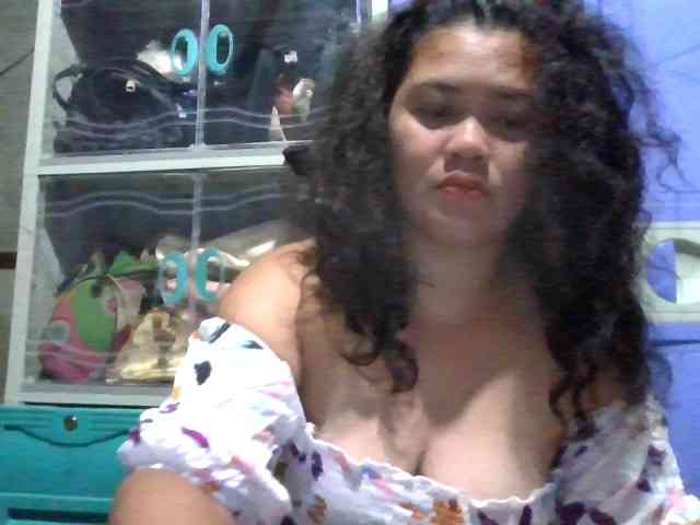 LovelyShaxxx3 webcam