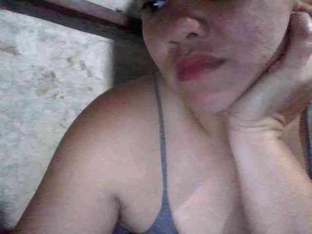 LovelyShaxxx3 webcam