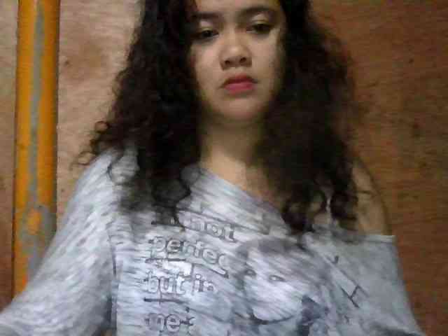 LovelyShaxxx3 webcam