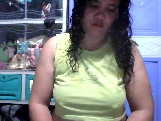 LovelyShaxxx3 webcam