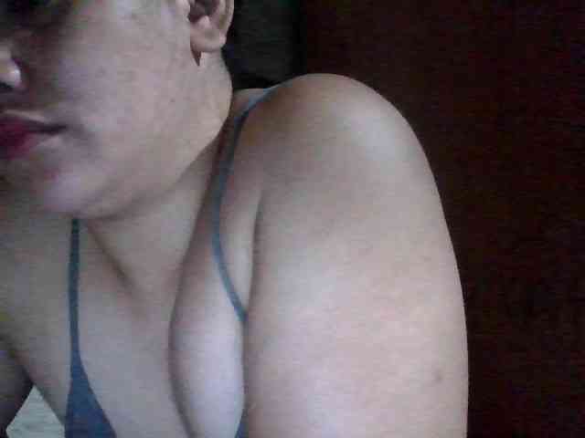 LovelyShaxxx3 webcam