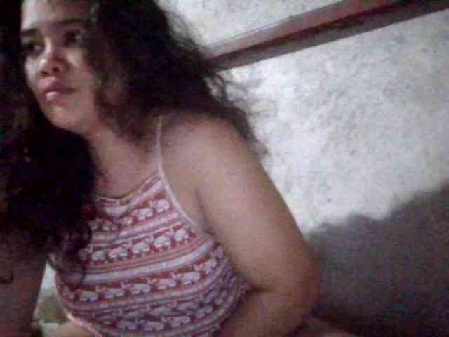 LovelyShaxxx3 webcam