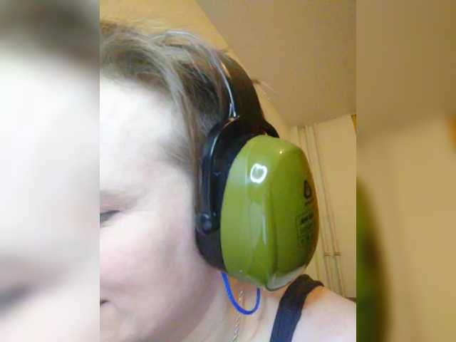 MagrettaXX's BongaCams show and profile