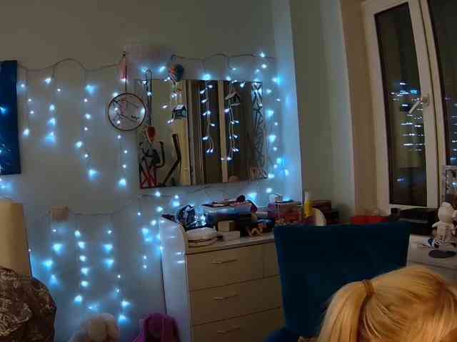 YayaTwist webcam