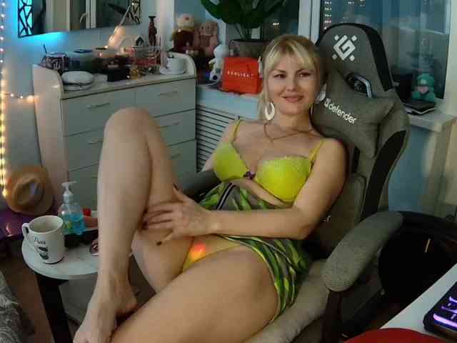 GlamourAsmr Live Webcam on BongaCams