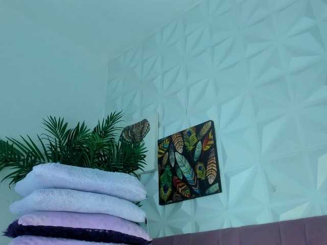 Hellen-Sky's BongaCams show and profile