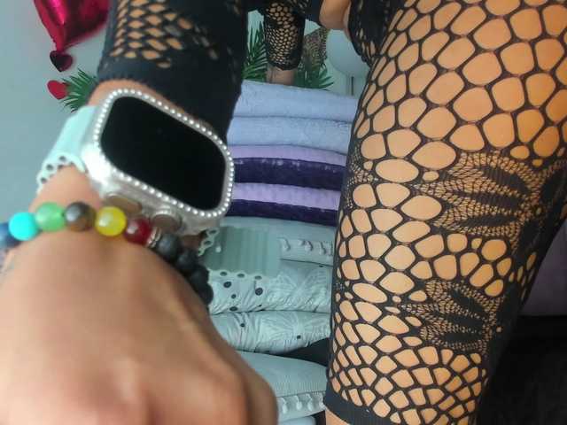 Hellen-Sky's BongaCams show and profile