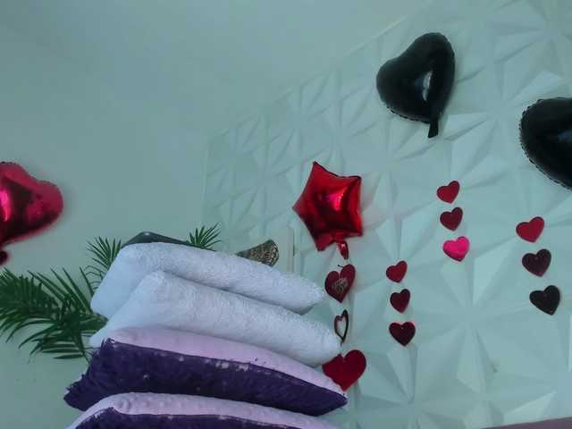 Hellen-Sky's BongaCams show and profile